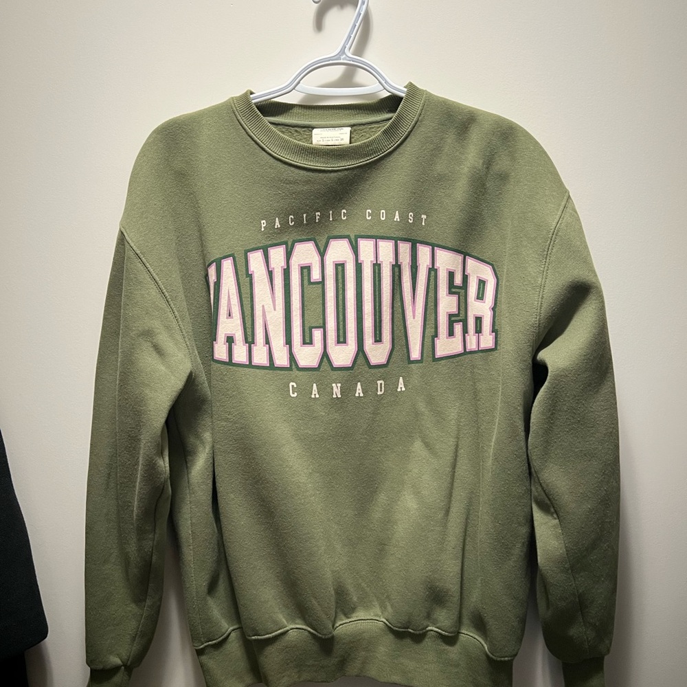 Vancouver Green Sweater